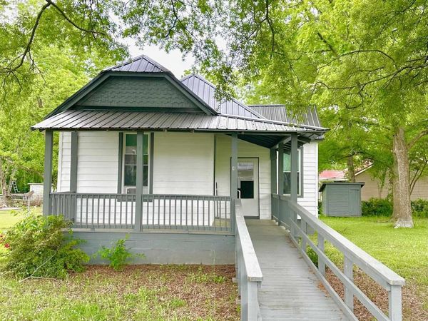 10 Comnock Avenue, Gadsden, AL 35904