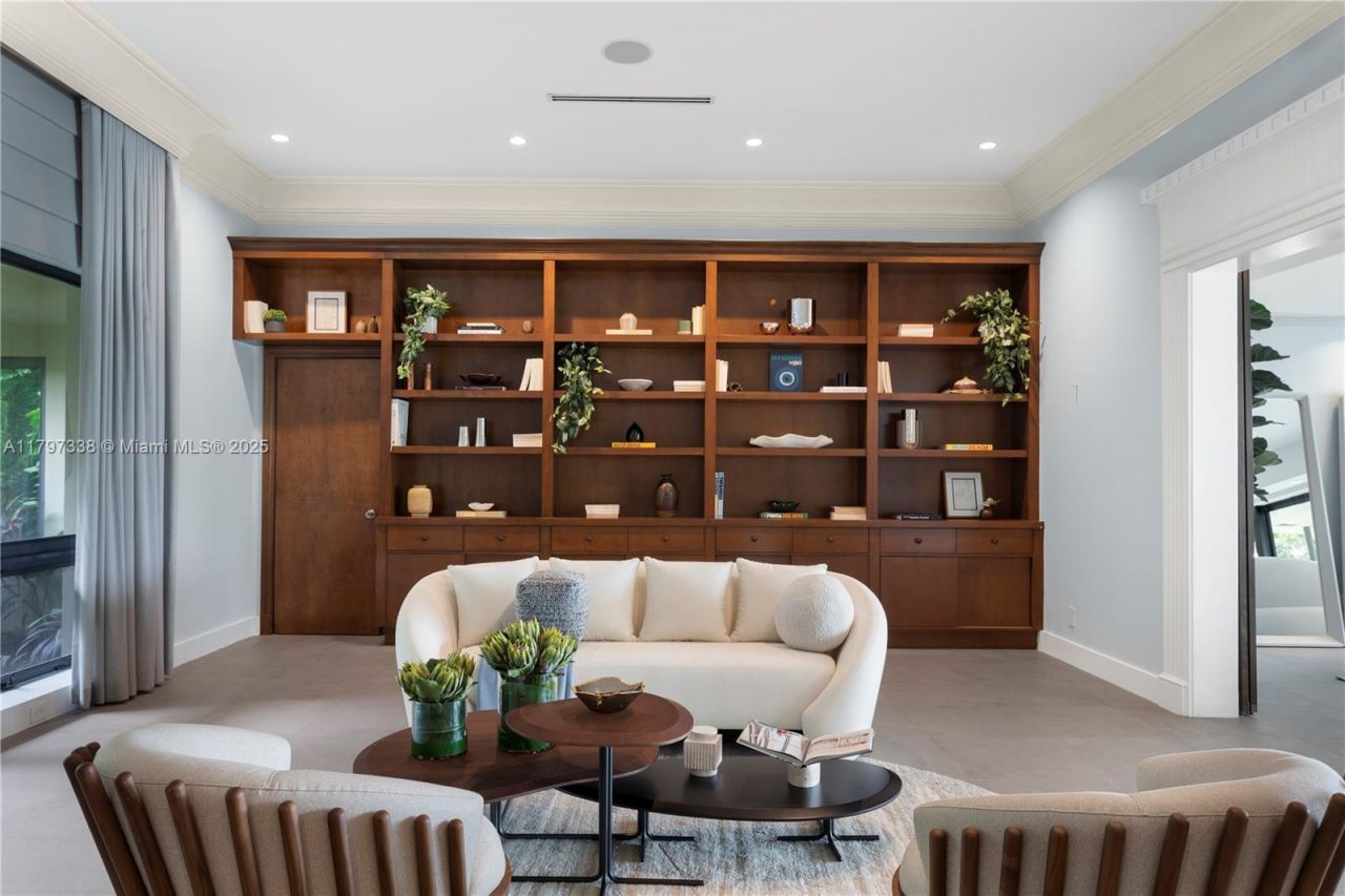 250 W San Marino Dr, Miami Beach, FL 33139 Photo