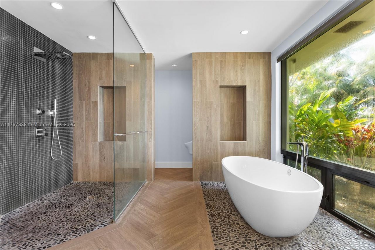 250 W San Marino Dr, Miami Beach, FL 33139 Photo