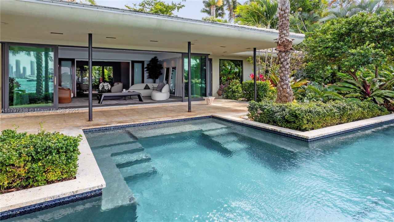 250 W San Marino Dr, Miami Beach, FL 33139 Photo