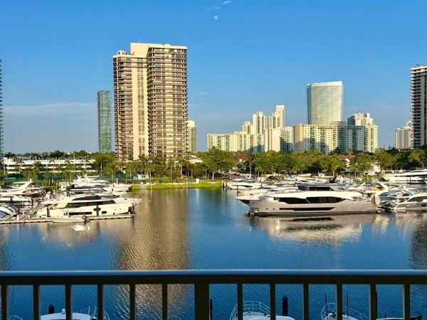 19877 E Country Club Dr, Unit 3606, Aventura, FL 33180