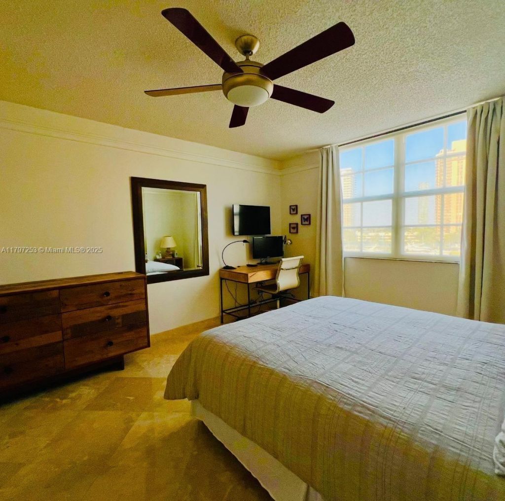 19877 E Country Club Dr, Unit 3606, Aventura, FL 33180 Photo