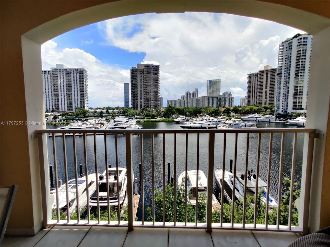 19877 E Country Club Dr, Unit 3606, Aventura, FL 33180 Photo