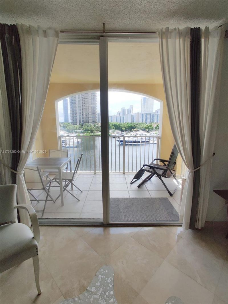 19877 E Country Club Dr, Unit 3606, Aventura, FL 33180 Photo