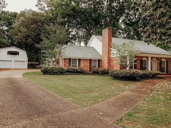 105 Walnut Grove Cir, Florence, AL
