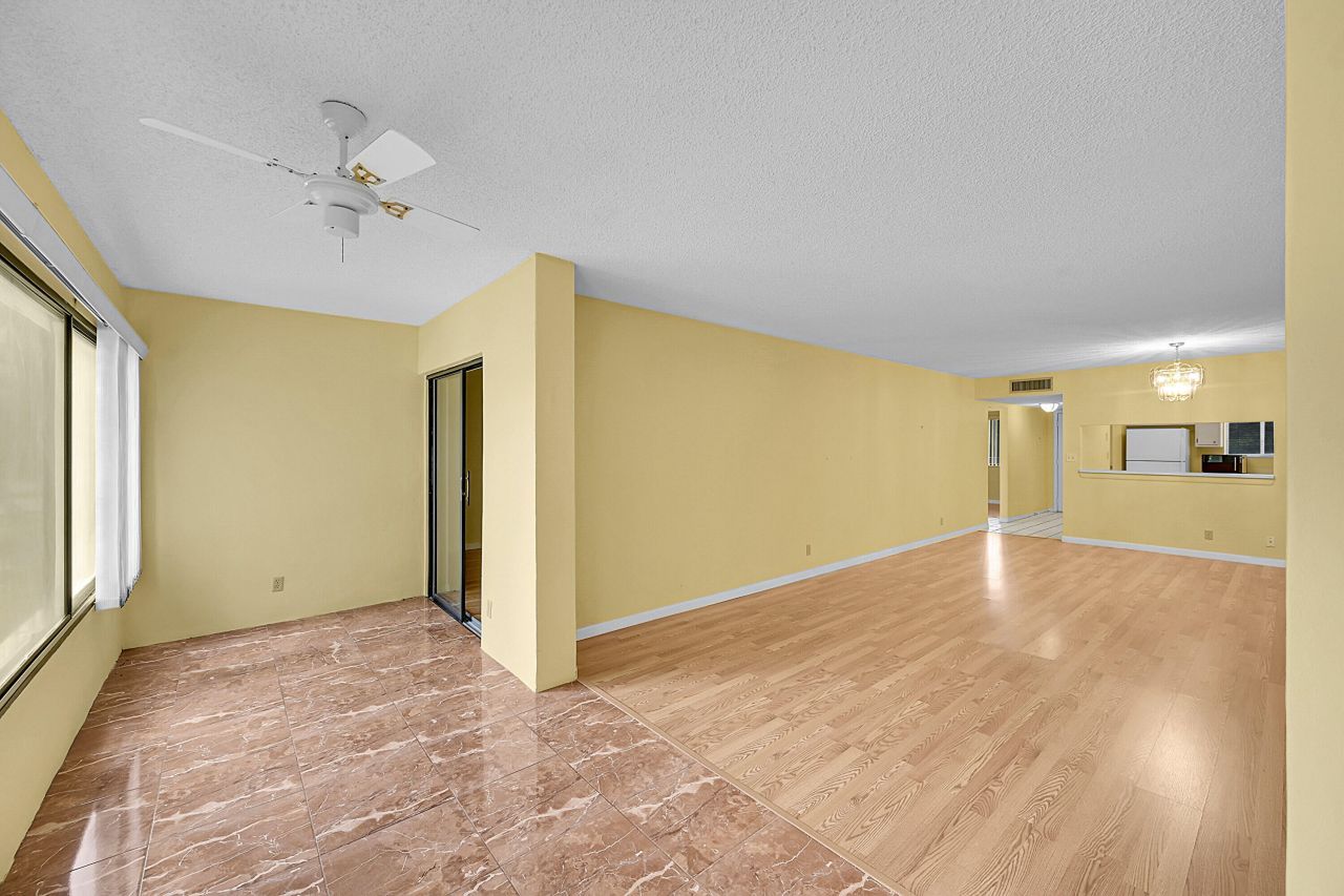 3154 Via Poinciana, Unit 306, Lake Worth, FL 33467 Photo