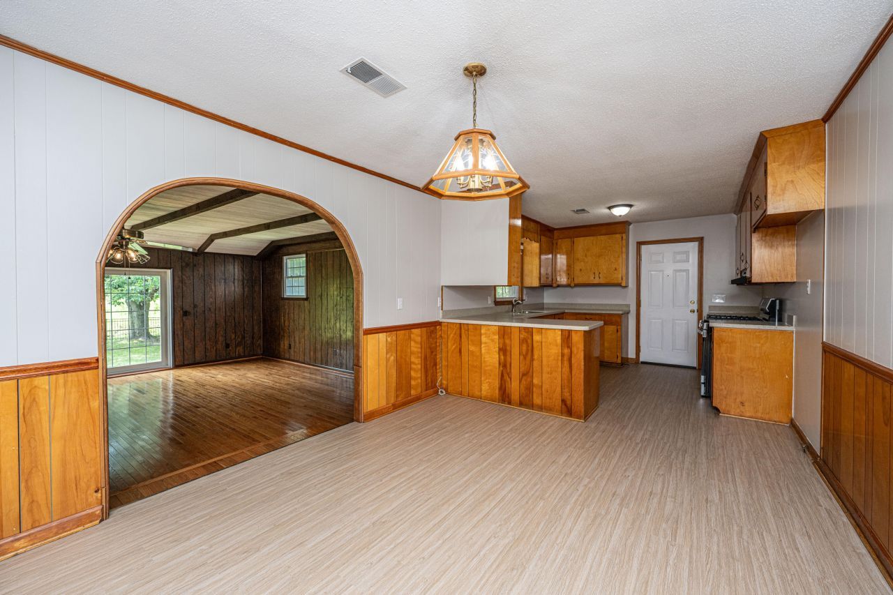 5823 Lakeview Drive Photo 11