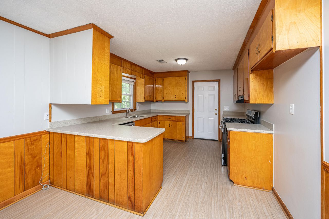 5823 Lakeview Drive Photo 12