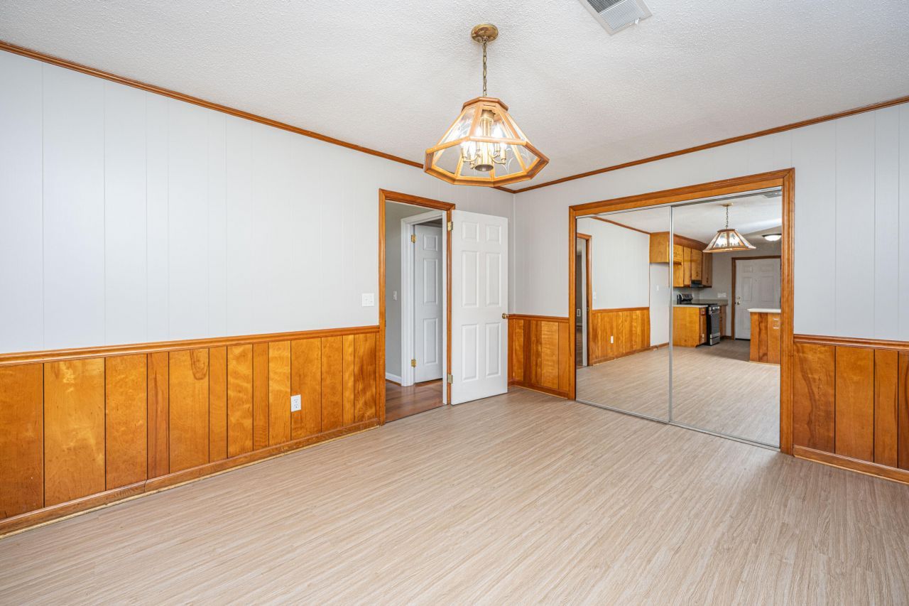 5823 Lakeview Drive Photo 14