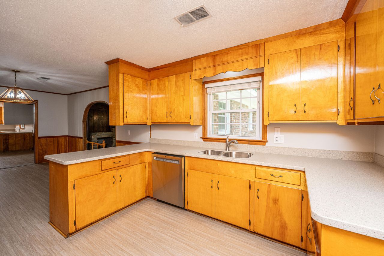 5823 Lakeview Drive Photo 15