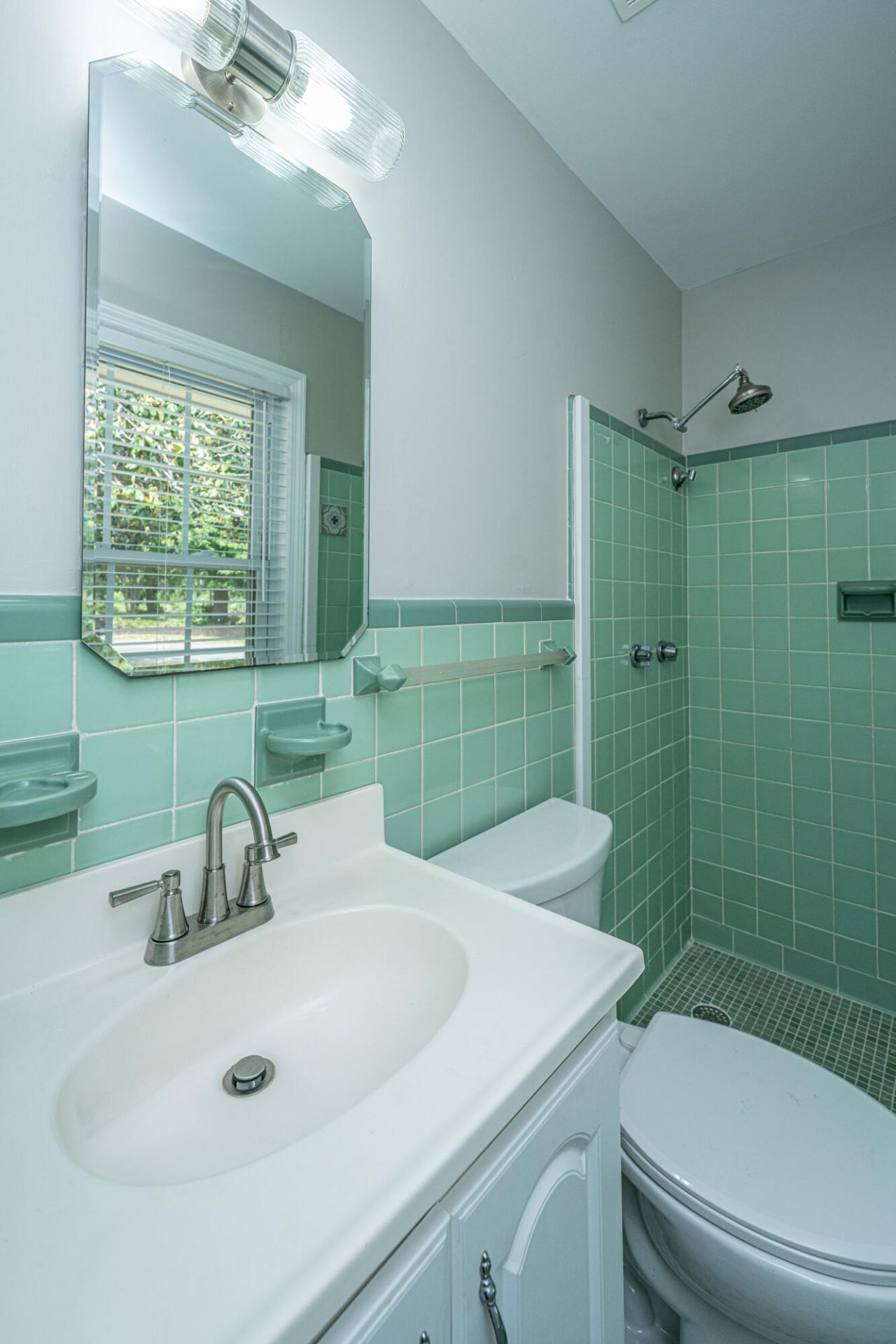 5823 Lakeview Drive Photo 18