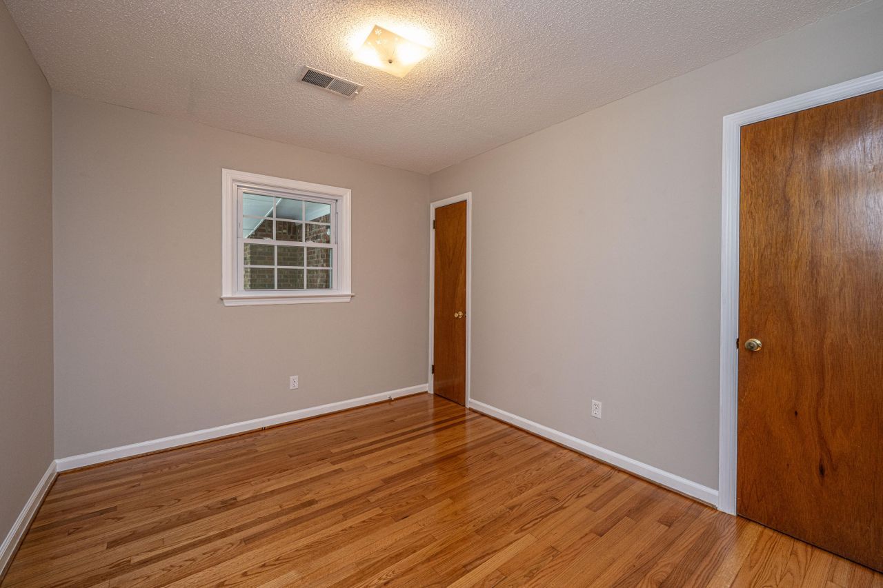 5823 Lakeview Drive Photo 20