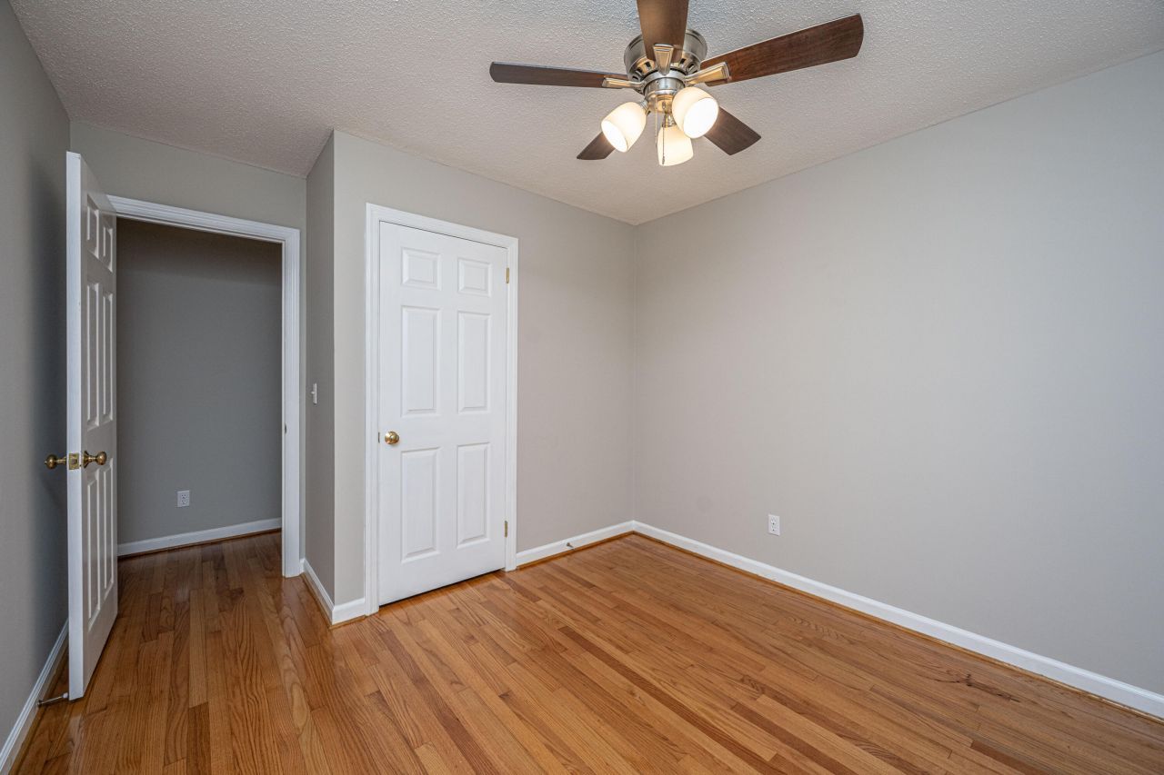 5823 Lakeview Drive Photo 21