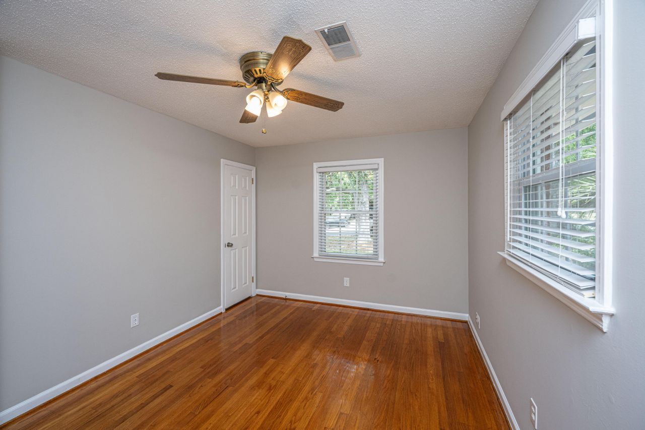 5823 Lakeview Drive Photo 22