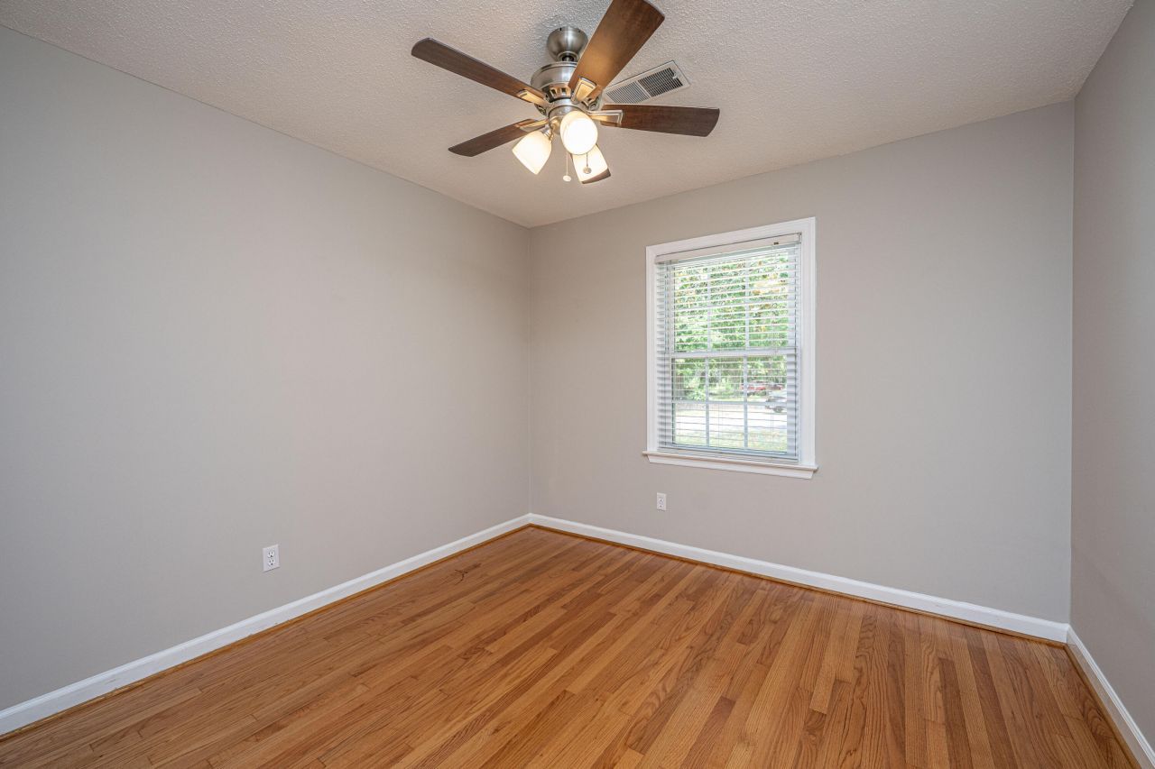 5823 Lakeview Drive Photo 23