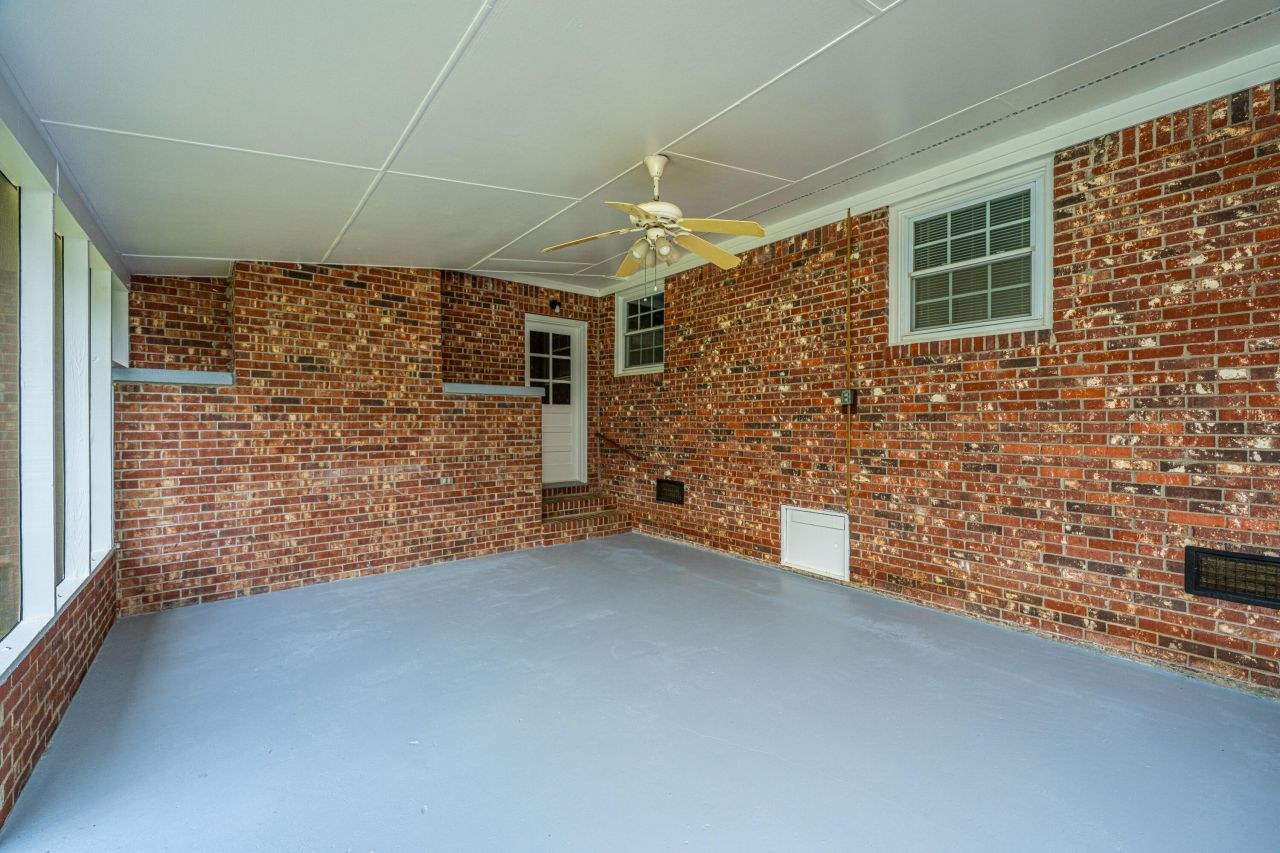 5823 Lakeview Drive Photo 27