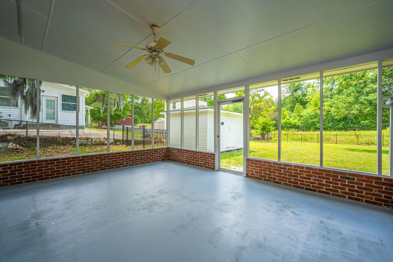 5823 Lakeview Drive Photo 29