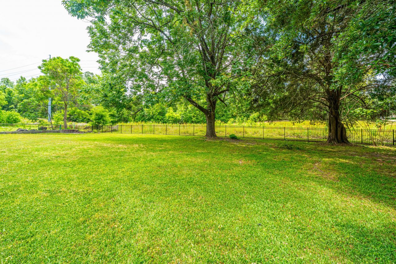 5823 Lakeview Drive Photo 32