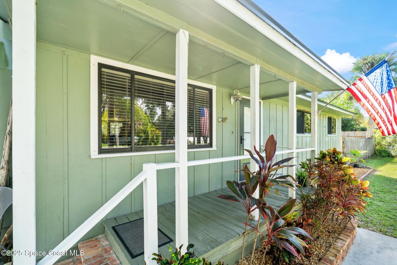 9633 Honeysuckle Drive, Sebastian, FL 32976 Photo