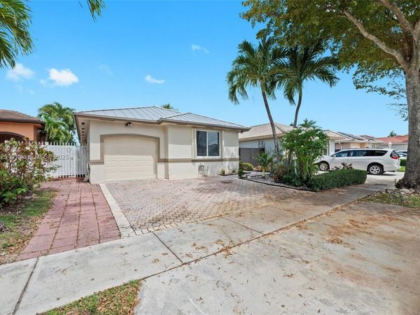 7045 SW 161 PL, Miami, FL 33193