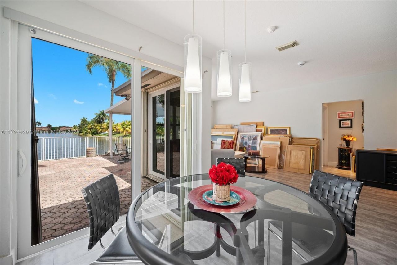 7045 SW 161 Pl, Miami, FL 33193 Photo