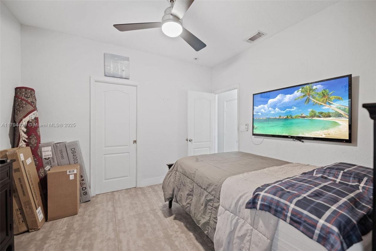 7045 SW 161 Pl, Miami, FL 33193 Photo