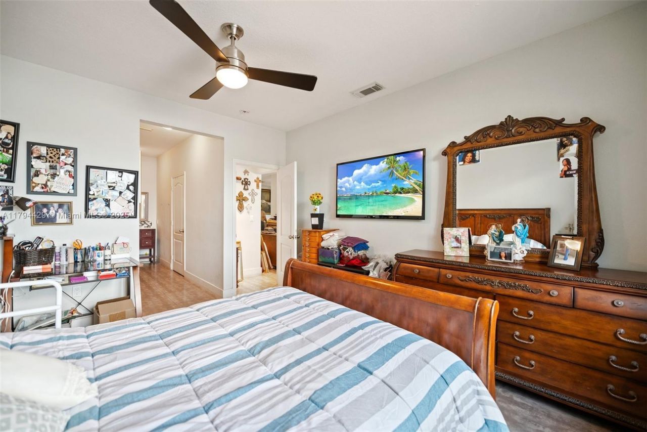 7045 SW 161 Pl, Miami, FL 33193 Photo