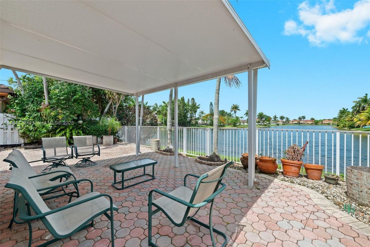 7045 SW 161 Pl, Miami, FL 33193 Photo