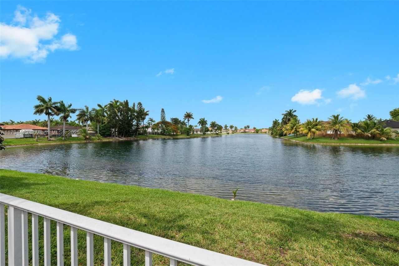 7045 SW 161 Pl, Miami, FL 33193 Photo