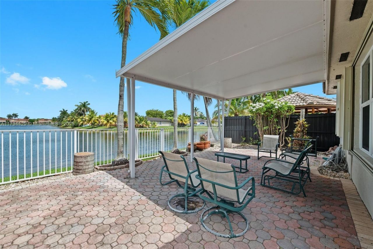 7045 SW 161 Pl, Miami, FL 33193 Photo