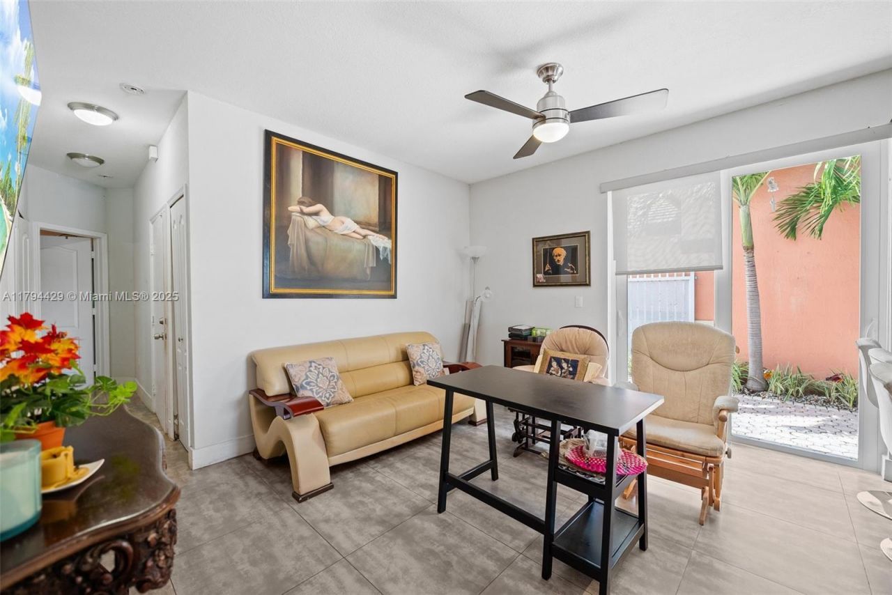 7045 SW 161 Pl, Miami, FL 33193 Photo