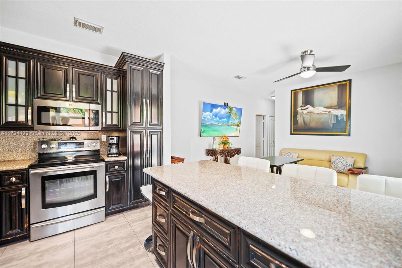 7045 SW 161 Pl, Miami, FL 33193 Photo