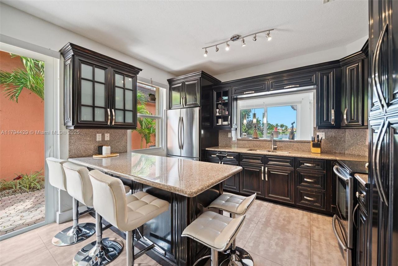 7045 SW 161 Pl, Miami, FL 33193 Photo