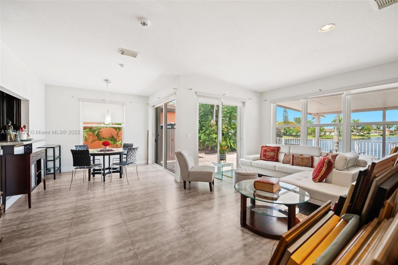 7045 SW 161 Pl, Miami, FL 33193 Photo