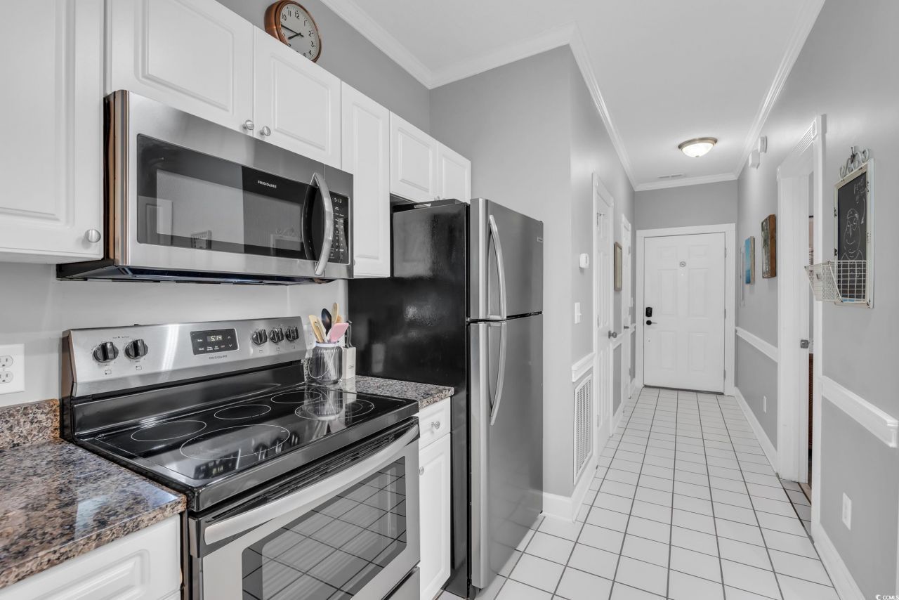 683 Riverwalk Dr. Photo 13