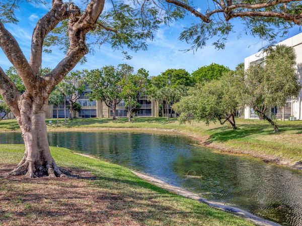 3301 NW 47th Terrace, Unit 410, Lauderdale Lakes, FL 33319