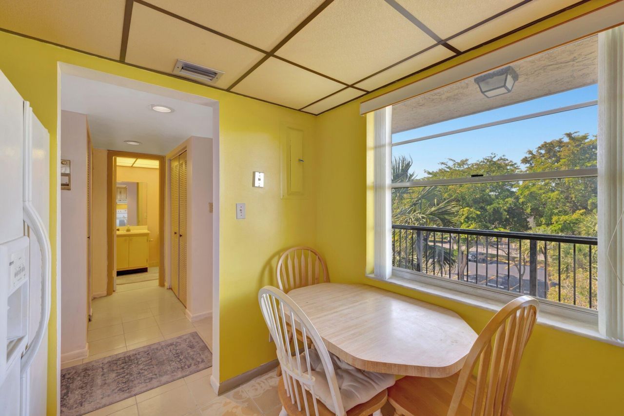 3301 NW 47th Terrace, Unit 410, Lauderdale Lakes, FL 33319 Photo