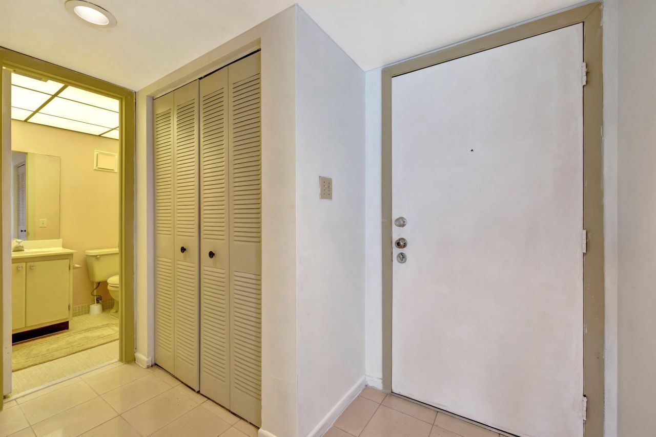 3301 NW 47th Terrace, Unit 410, Lauderdale Lakes, FL 33319 Photo