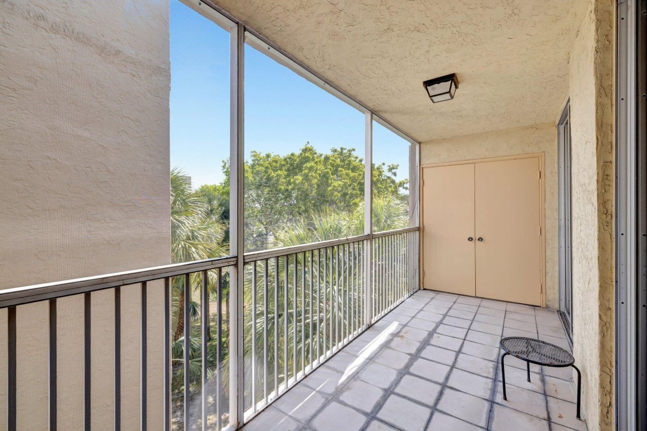 3301 NW 47th Terrace, Unit 410, Lauderdale Lakes, FL 33319 Photo