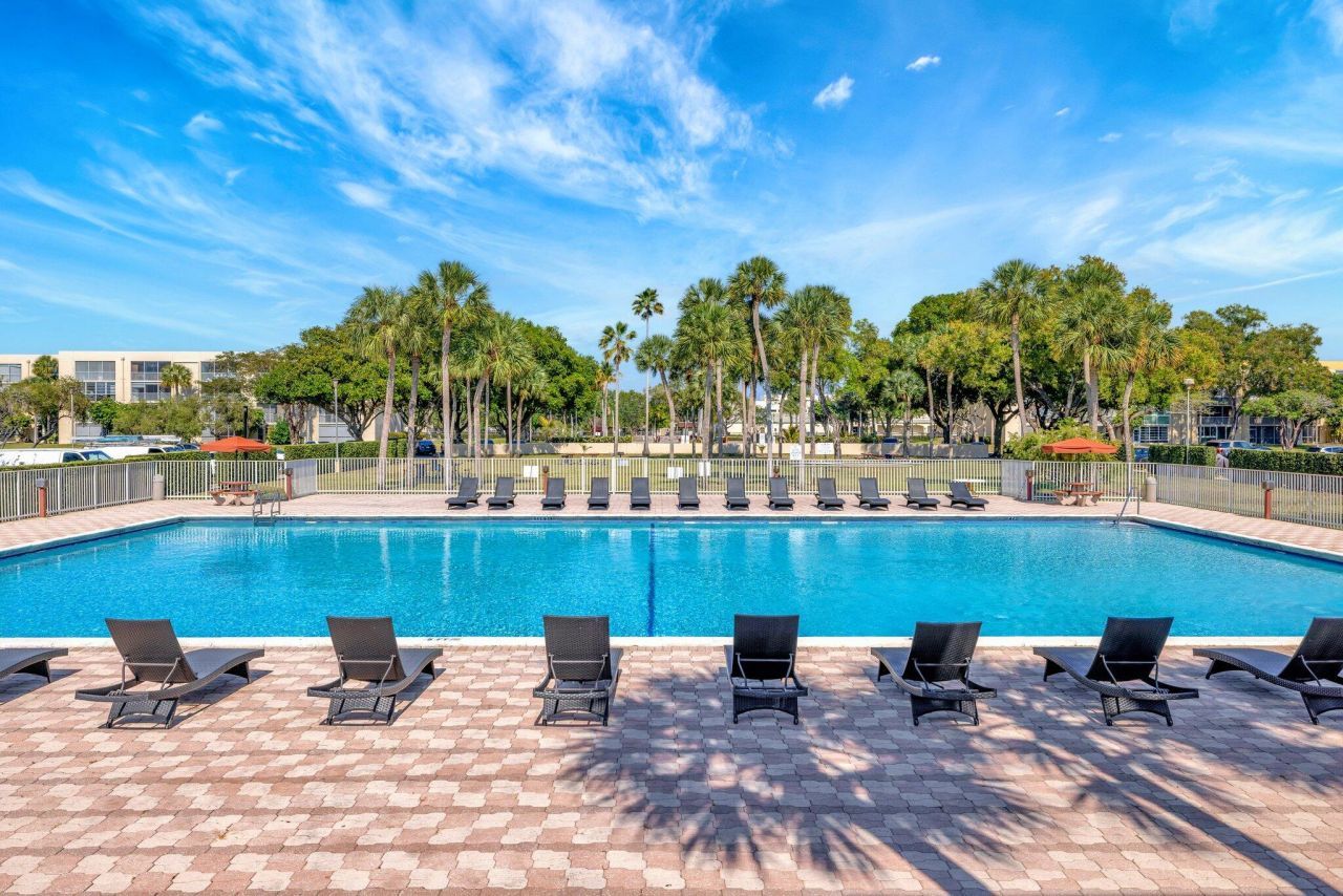 3301 NW 47th Terrace, Unit 410, Lauderdale Lakes, FL 33319 Photo