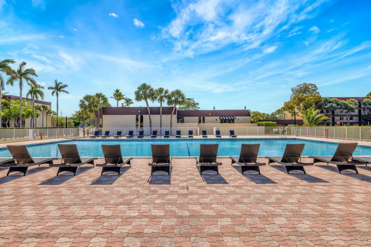 3301 NW 47th Terrace, Unit 410, Lauderdale Lakes, FL 33319 Photo