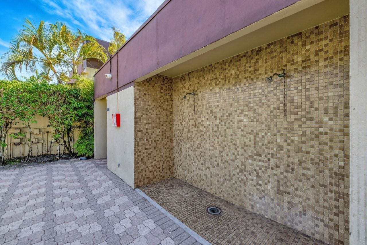 3301 NW 47th Terrace, Unit 410, Lauderdale Lakes, FL 33319 Photo