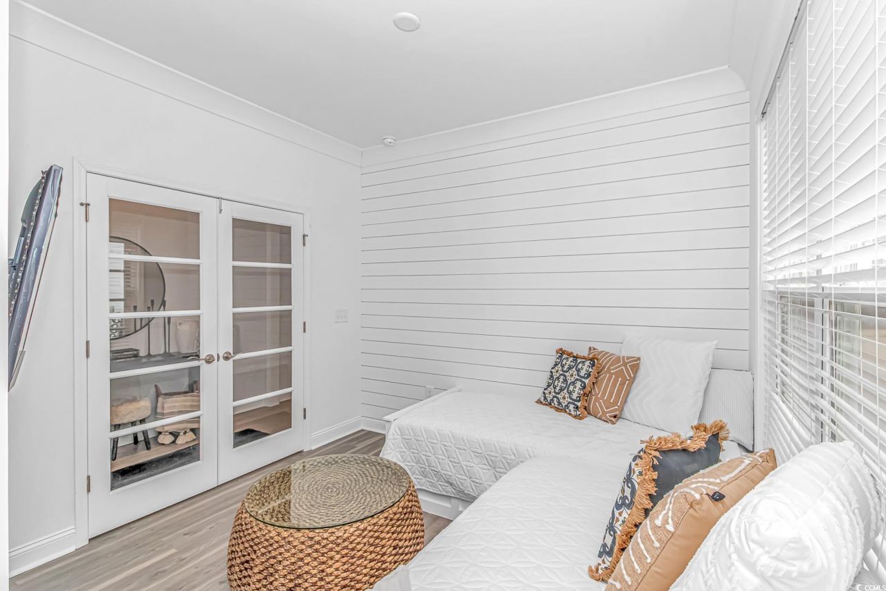 6076 Campanella St. Photo 13