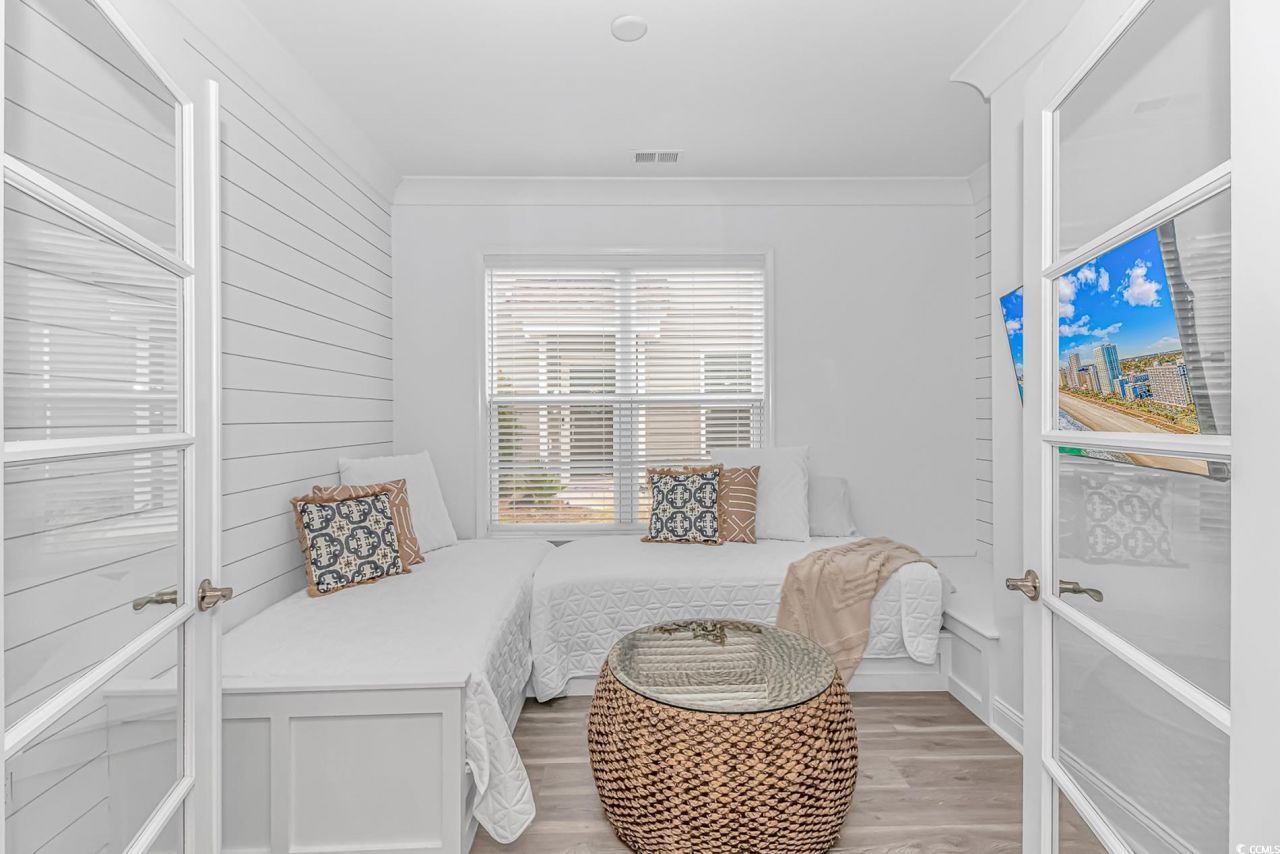 6076 Campanella St. Photo 14