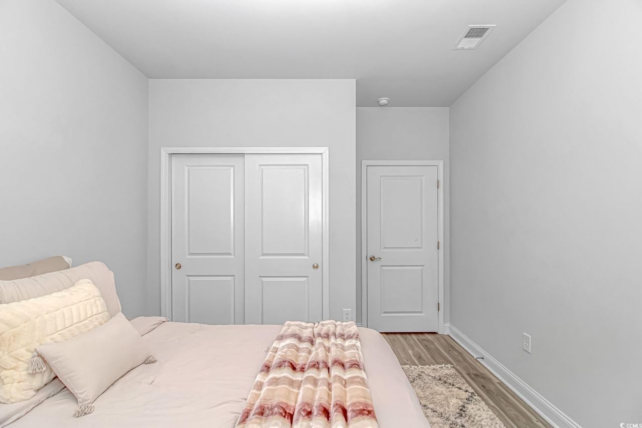 6076 Campanella St. Photo 18