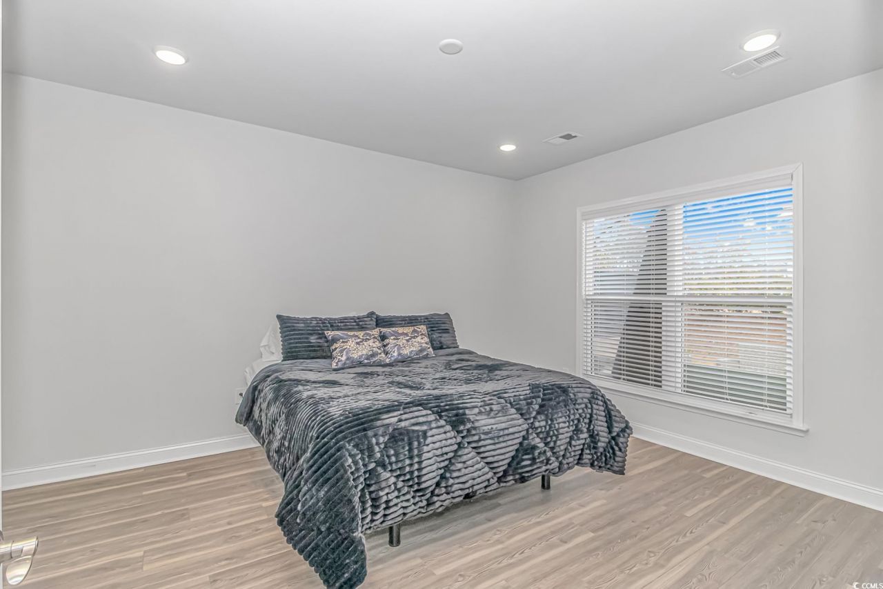 6076 Campanella St. Photo 20