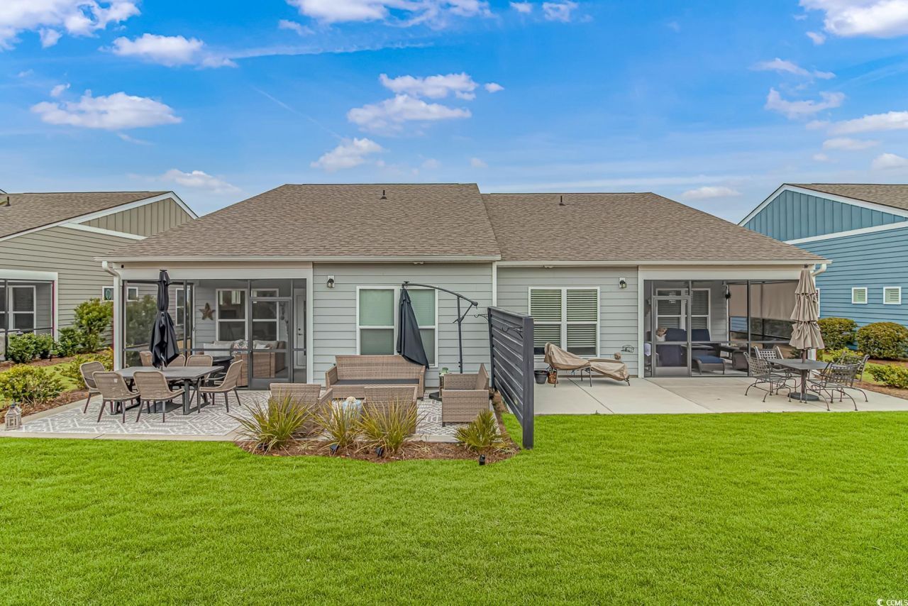 6076 Campanella St. Photo 25