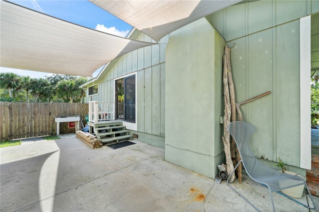 9633 Honeysuckle Drive, Sebastian, FL 32976 Photo