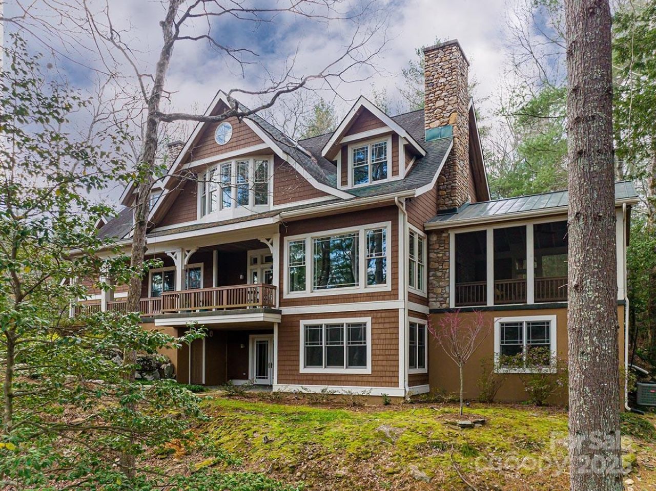 343 Racquet Club Road, Asheville, NC 28803