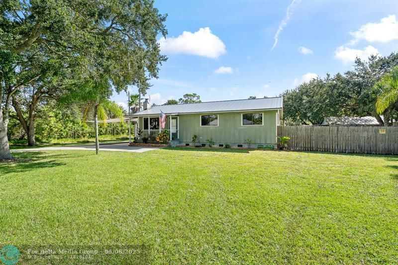 9633 Honeysuckle, Sebastian, FL 32976 Photo